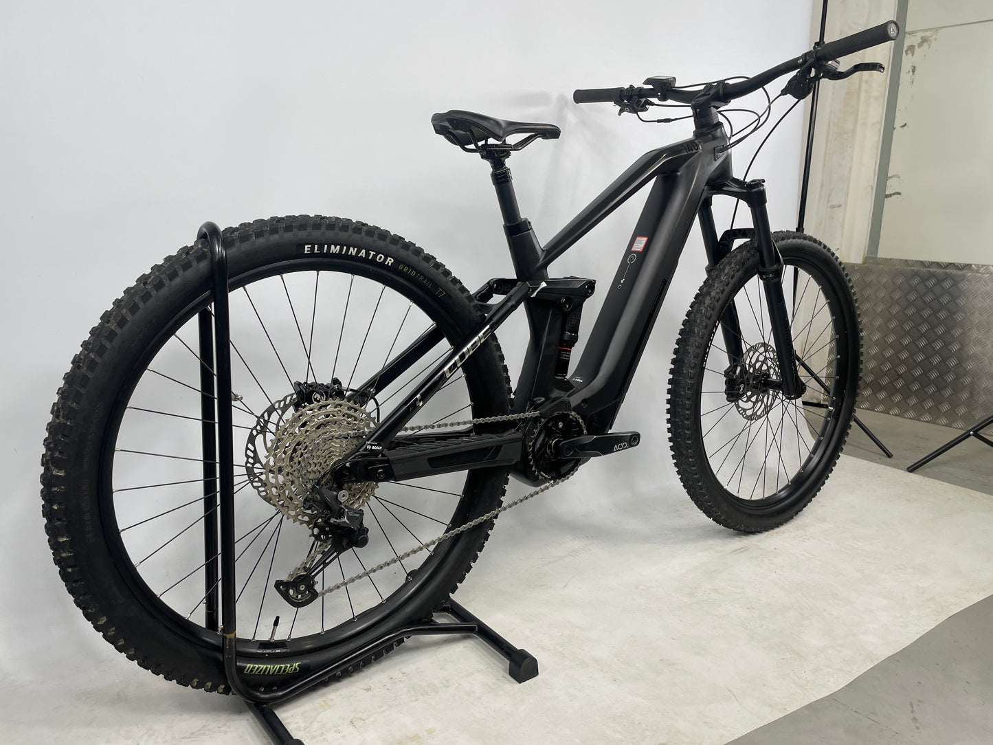 Cube Stereo Hybrid 140 HPC Pro 625 2023 Electric Mountain Bike *Only 140 Miles*