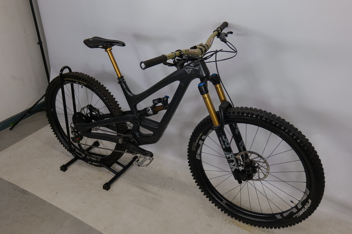 YT Capra CF Pro Race 2019 Full suspension Mountain Bike