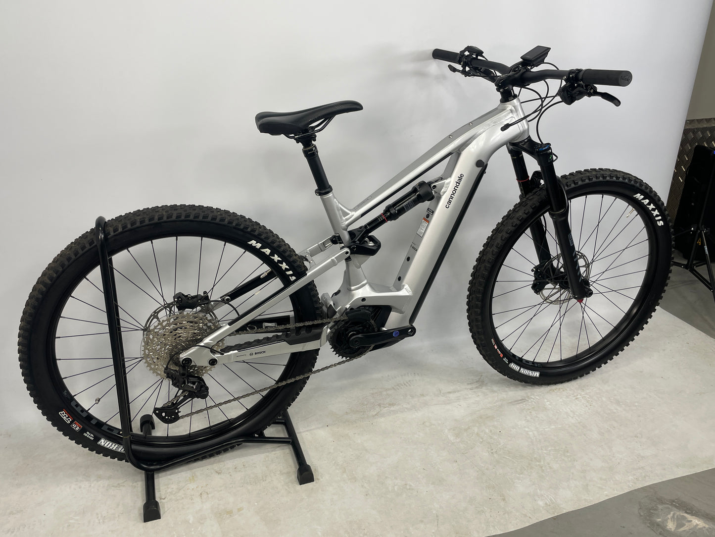 Cannondale Moterra Neo 3 2023 750Wh Electric Mountain Bike *Only 100 Miles*