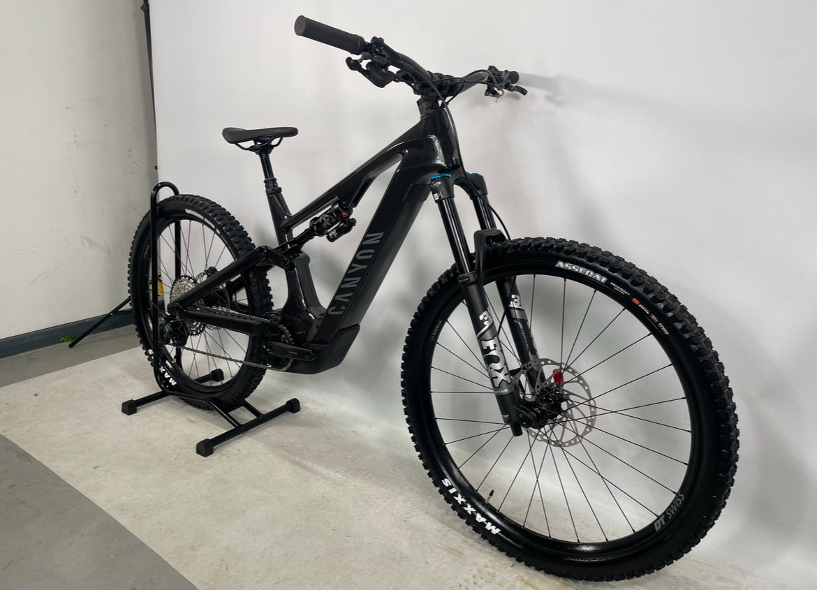 Canyon Spectral : ON CF 8 2024 Full Suspension Electric Mountain Bike *Brand New*