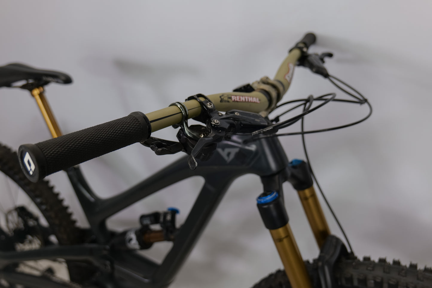 YT Capra CF Pro Race 2019 Full suspension Mountain Bike