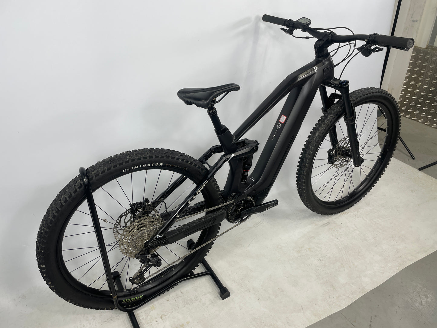 Cube Stereo Hybrid 140 HPC Pro 625 2023 Electric Mountain Bike *Only 140 Miles*