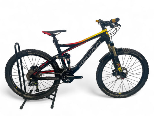 Devinci Dixon Carbon Full Suspension Mountain Bike